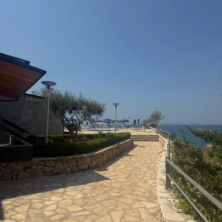 Amazing View! B & C New In * Vlore