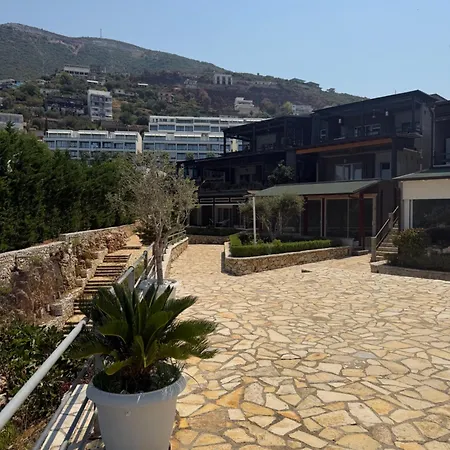 Amazing View! B & C New In * Vlore