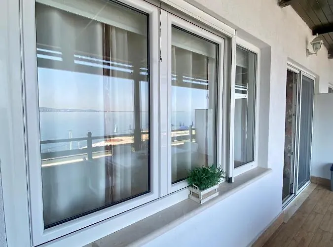 Apartment Amazing View! B & C New In Vlorë