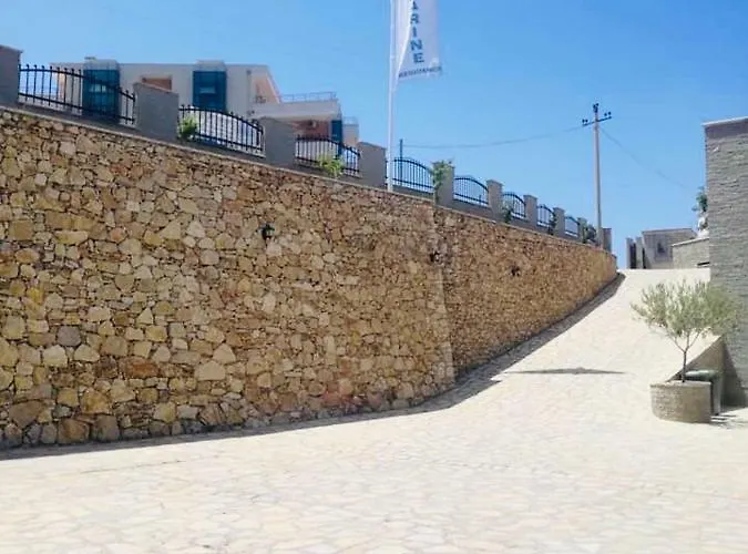 Amazing View! B & C New In Apartment *